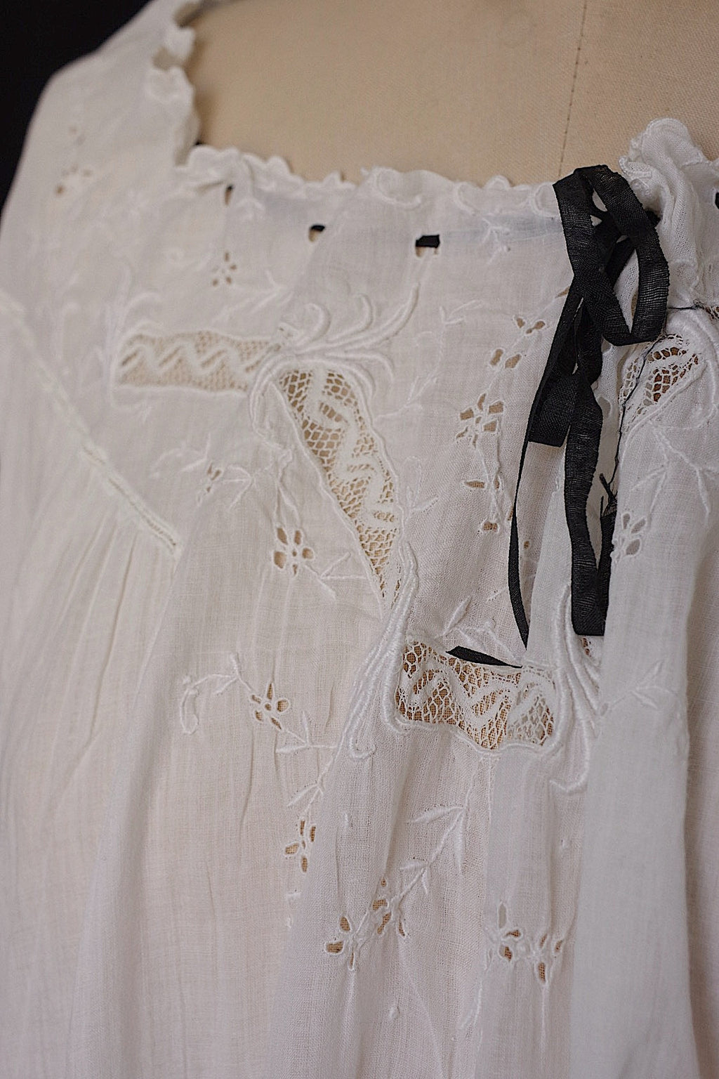 アンティーク ワンピース　vetement antique robe de chambre 1 .FR a l'epoque