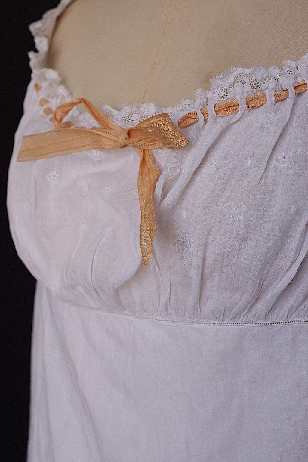 アンティーク ワンピース　vetement antique robe de chambre 3 .FR a l'epoque