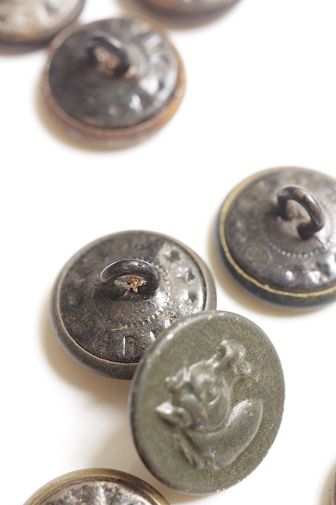 アンティークハンターボタン　bouton de chasse3 .FR a l'epoque