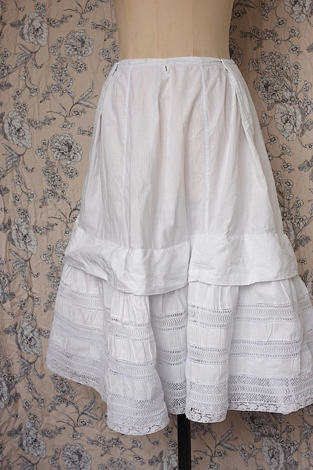 アンティークスカート　vêtement antique skirt2 .FR a l'epoque