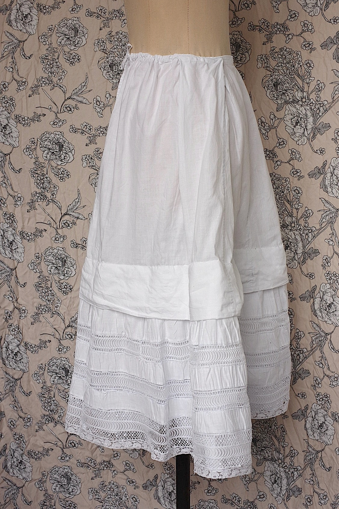 アンティークスカート　vêtement antique skirt2 .FR a l'epoque