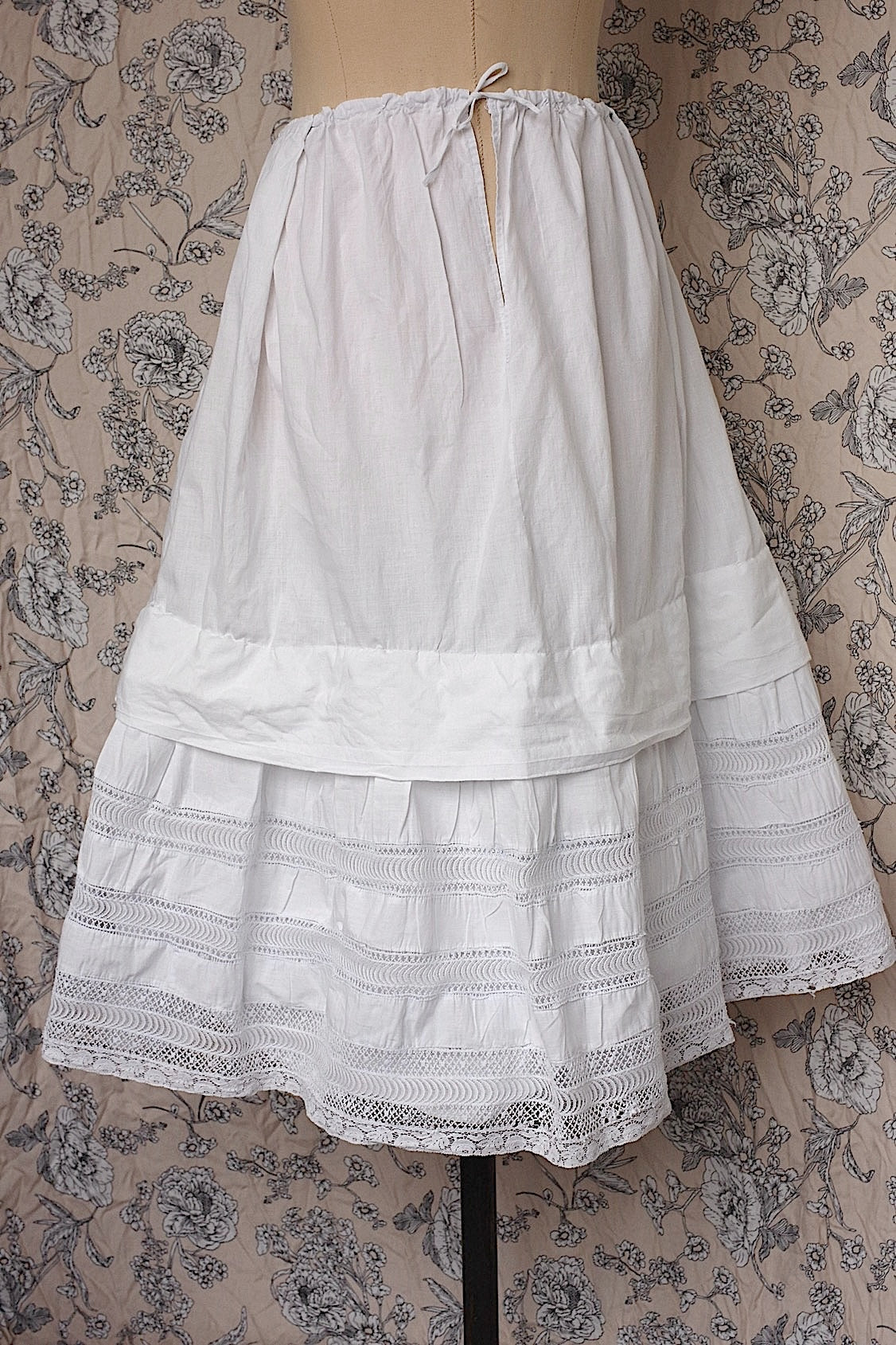 アンティークスカート　vêtement antique skirt2 .FR a l'epoque