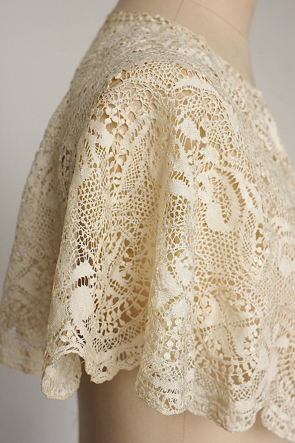 アンティークレース　dentelle antique 　襟 .FR a l'epoque