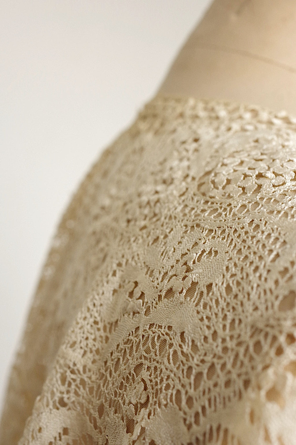アンティークレース　dentelle antique 　襟 .FR a l'epoque