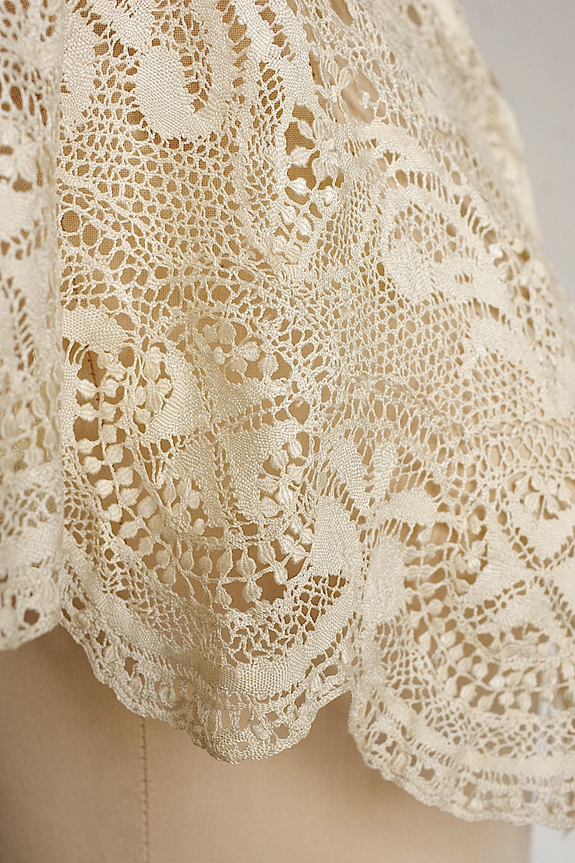 アンティークレース　dentelle antique 　襟 .FR a l'epoque