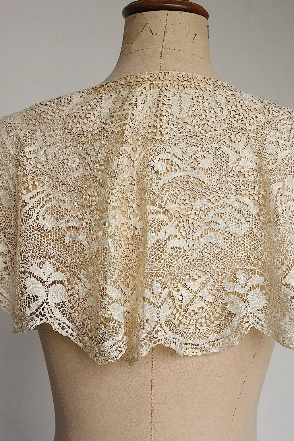 アンティークレース　dentelle antique 　襟 .FR a l'epoque