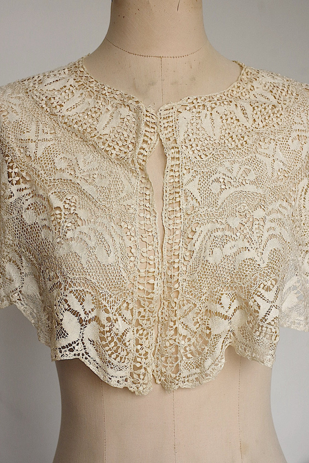 アンティークレース　dentelle antique 　襟 .FR a l'epoque