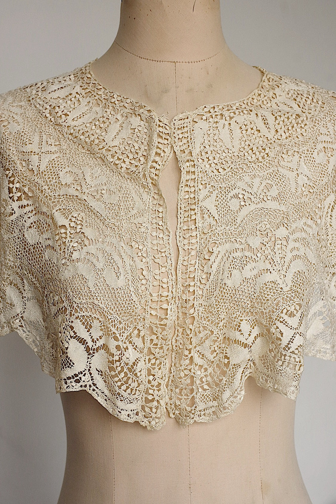 アンティークレース　dentelle antique 　襟 .FR a l'epoque