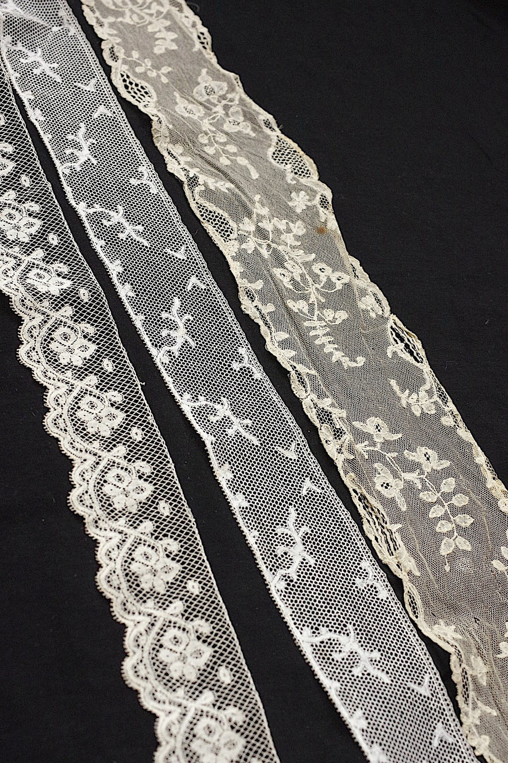 アンティークレース　dentelle antique 　47cm 100cm 314cm .FR a l'epoque