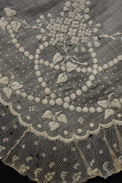 アンティーク刺繍ハンカチ　antique monchoir 1 .FR a l'epoque