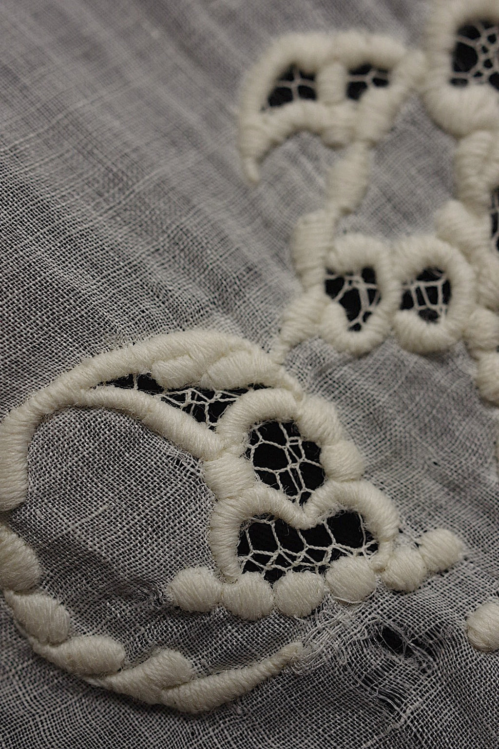 アンティーク刺繍ハンカチ　antique monchoir 4 .FR a l'epoque