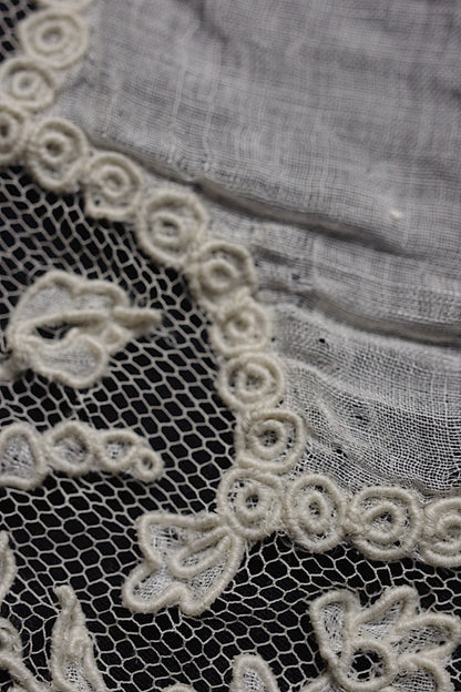 アンティーク刺繍ハンカチ　antique monchoir 5 .FR a l'epoque