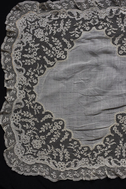 アンティーク刺繍ハンカチ　antique monchoir 5 .FR a l'epoque