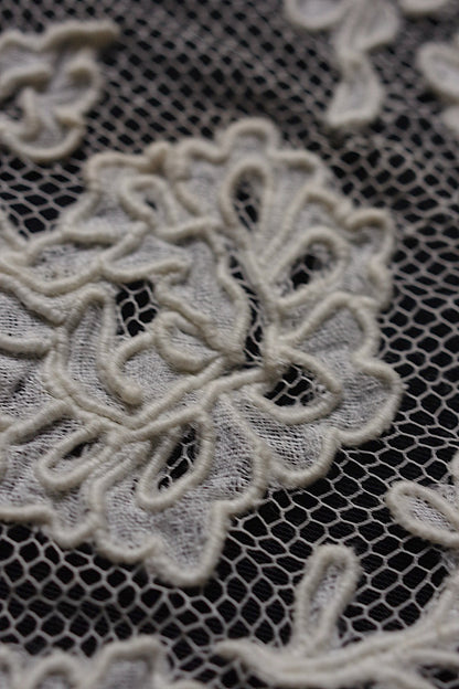 アンティーク刺繍ハンカチ　antique monchoir 5 .FR a l'epoque