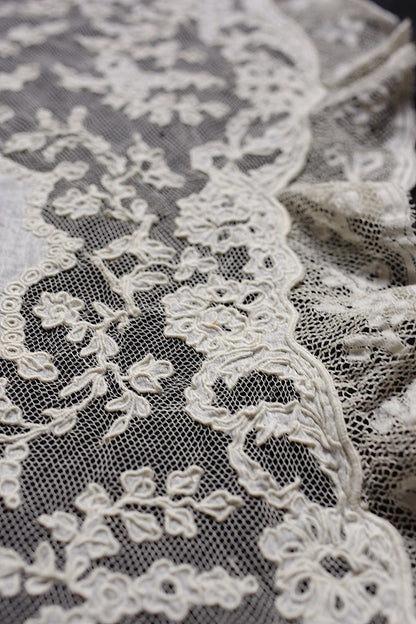 アンティーク刺繍ハンカチ　antique monchoir 5 .FR a l'epoque