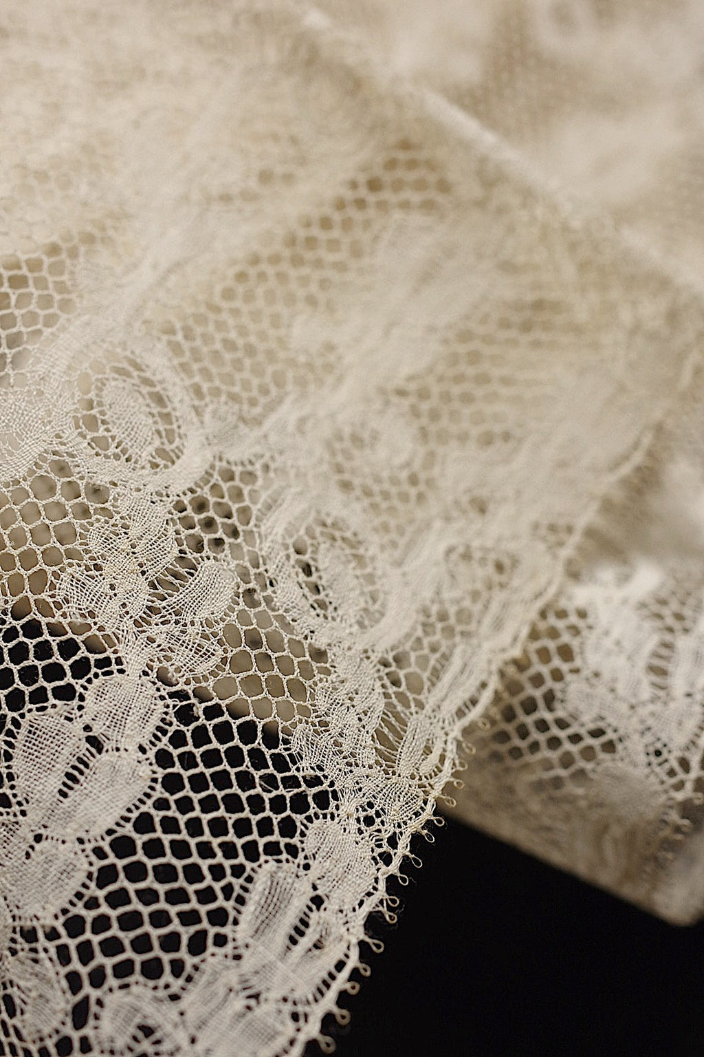 アンティークレース　dentelle antique 483cm 63cm .FR a l'epoque