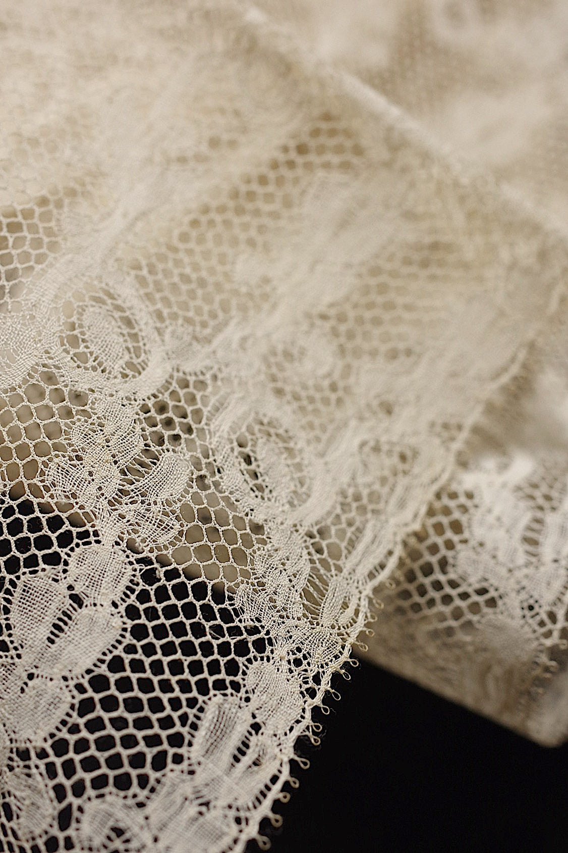 アンティークレース　dentelle antique 483cm 63cm .FR a l'epoque