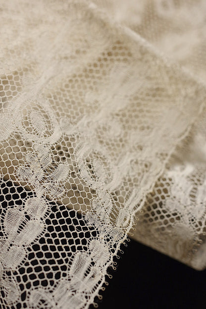 アンティークレース　dentelle antique 483cm 63cm .FR a l'epoque