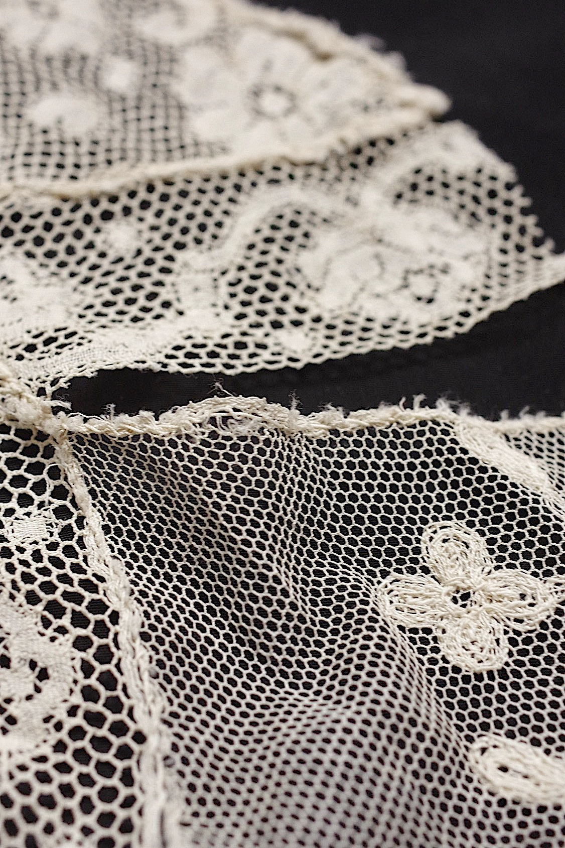 アンティークレース　dentelle antique　刺繍クロス　素材用 .FR a l'epoque