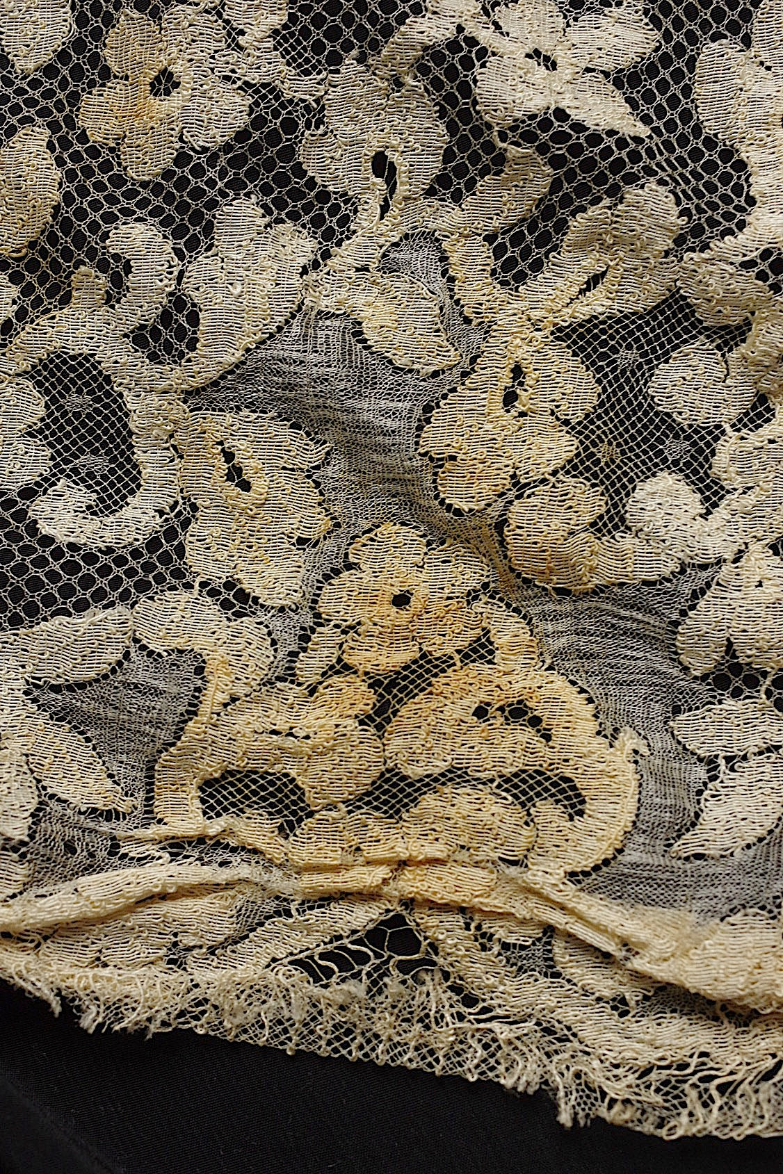 アンティークレース　dentelle antique　レース生地はぎれ .FR a l'epoque
