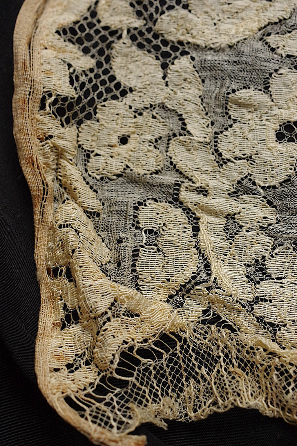 アンティークレース　dentelle antique　レース生地はぎれ .FR a l'epoque