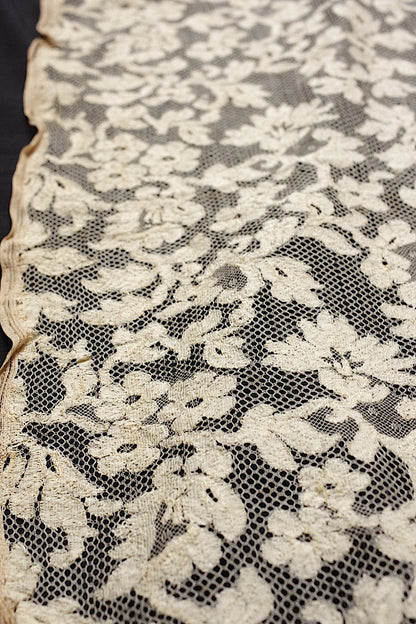 アンティークレース　dentelle antique　レース生地はぎれ .FR a l'epoque