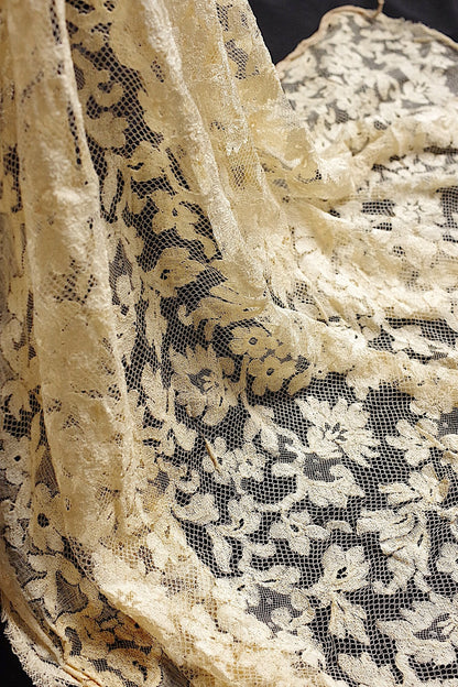 アンティークレース　dentelle antique　レース生地はぎれ .FR a l'epoque