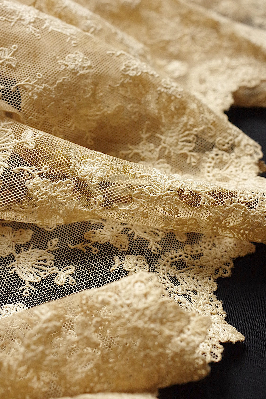 アンティークレース　 dentelle antique 　196cm .FR a l'epoque