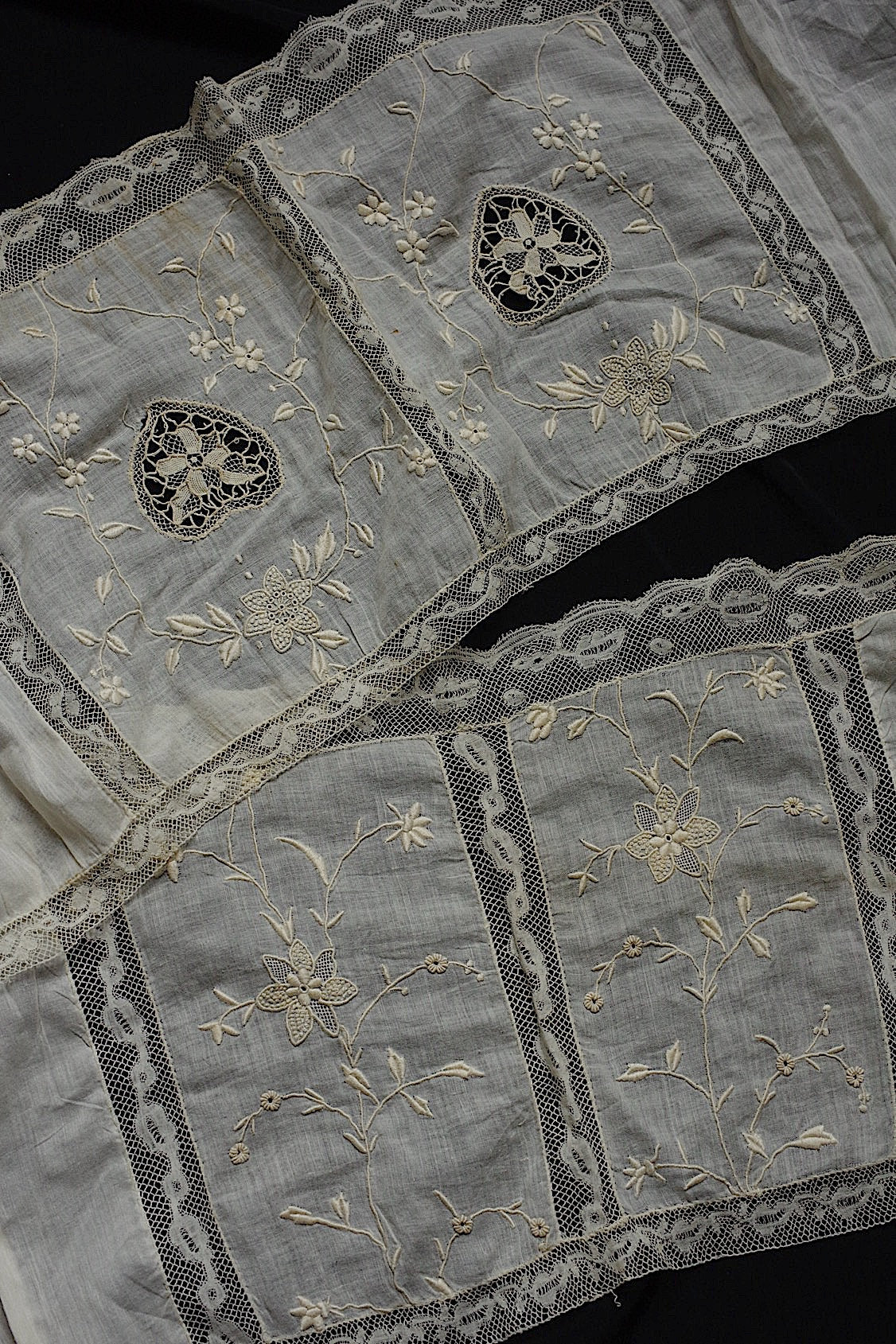 アンティークレース　 dentelle antique 　刺繍ハギレ .FR a l'epoque