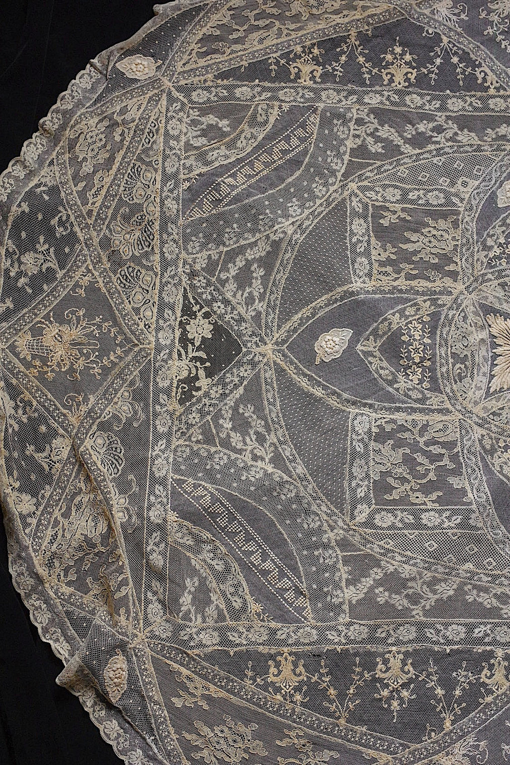 アンティークレース　 dentelle antique 　nappe クロス .FR a l'epoque
