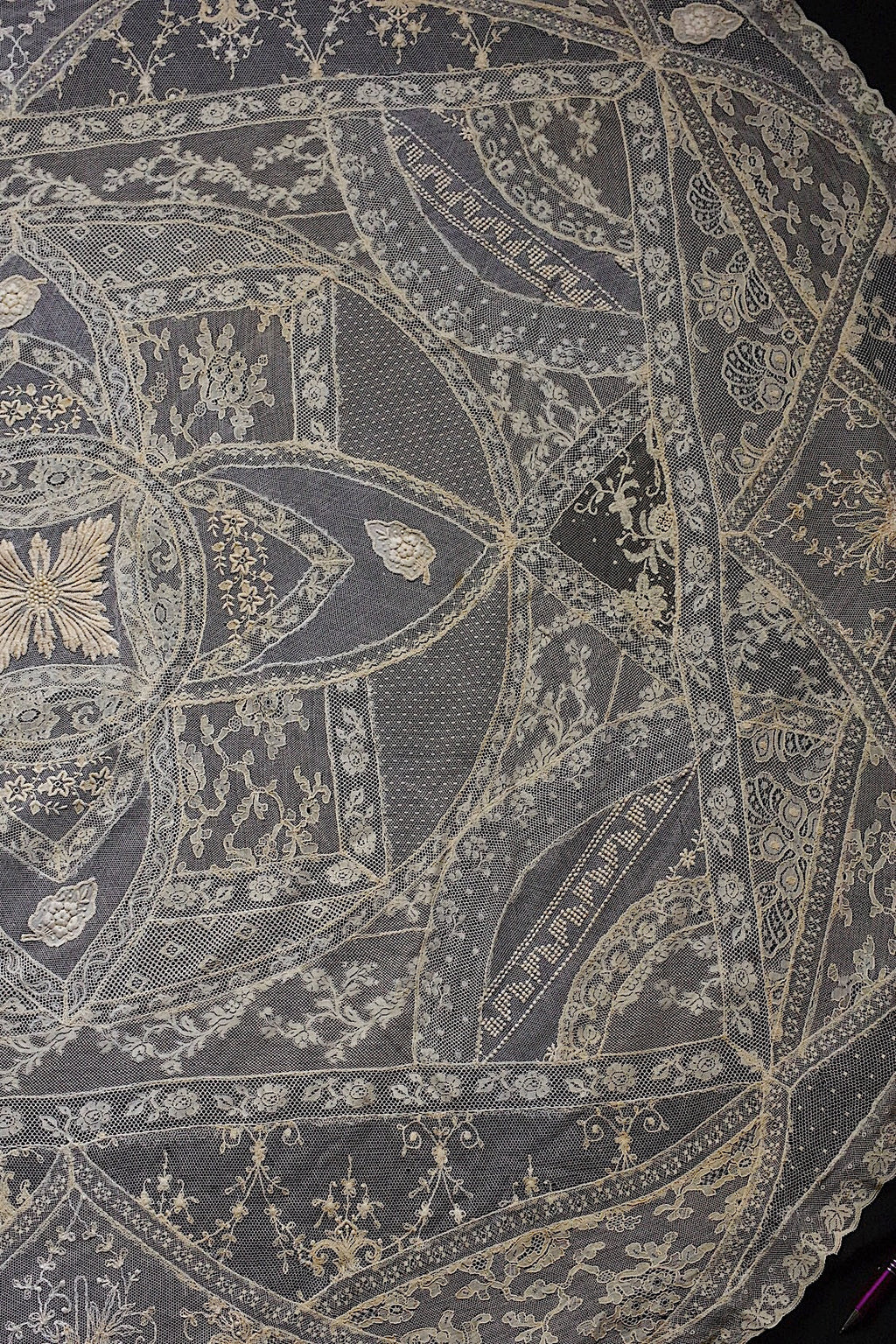 アンティークレース　 dentelle antique 　nappe クロス .FR a l'epoque