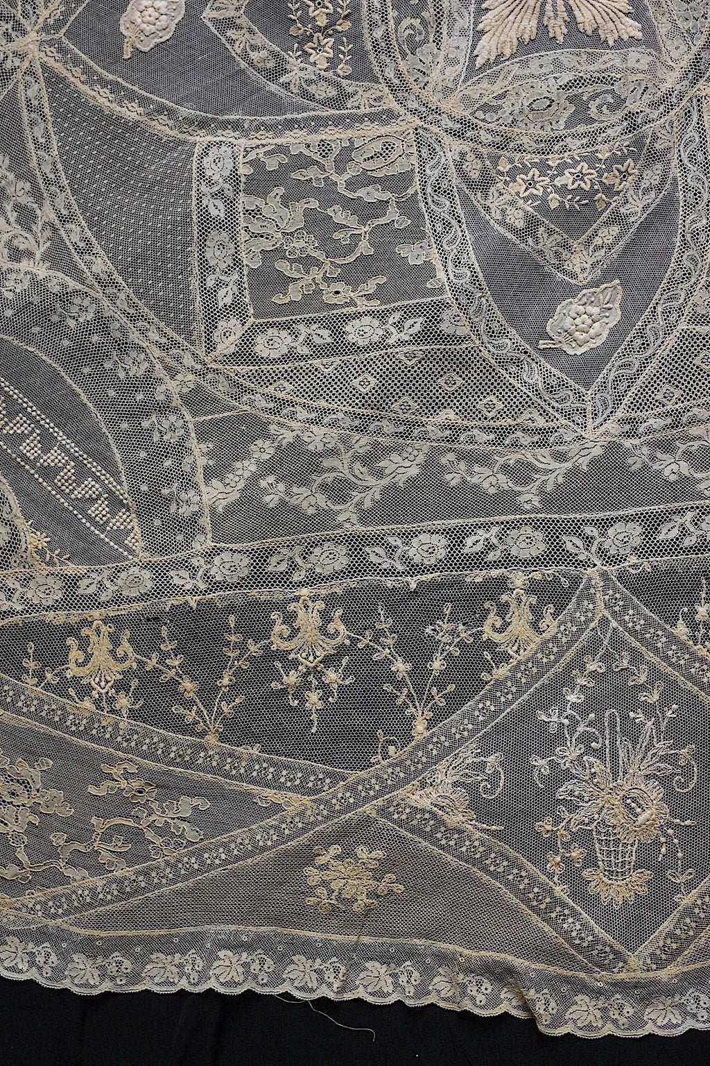 アンティークレース　 dentelle antique 　nappe クロス .FR a l'epoque