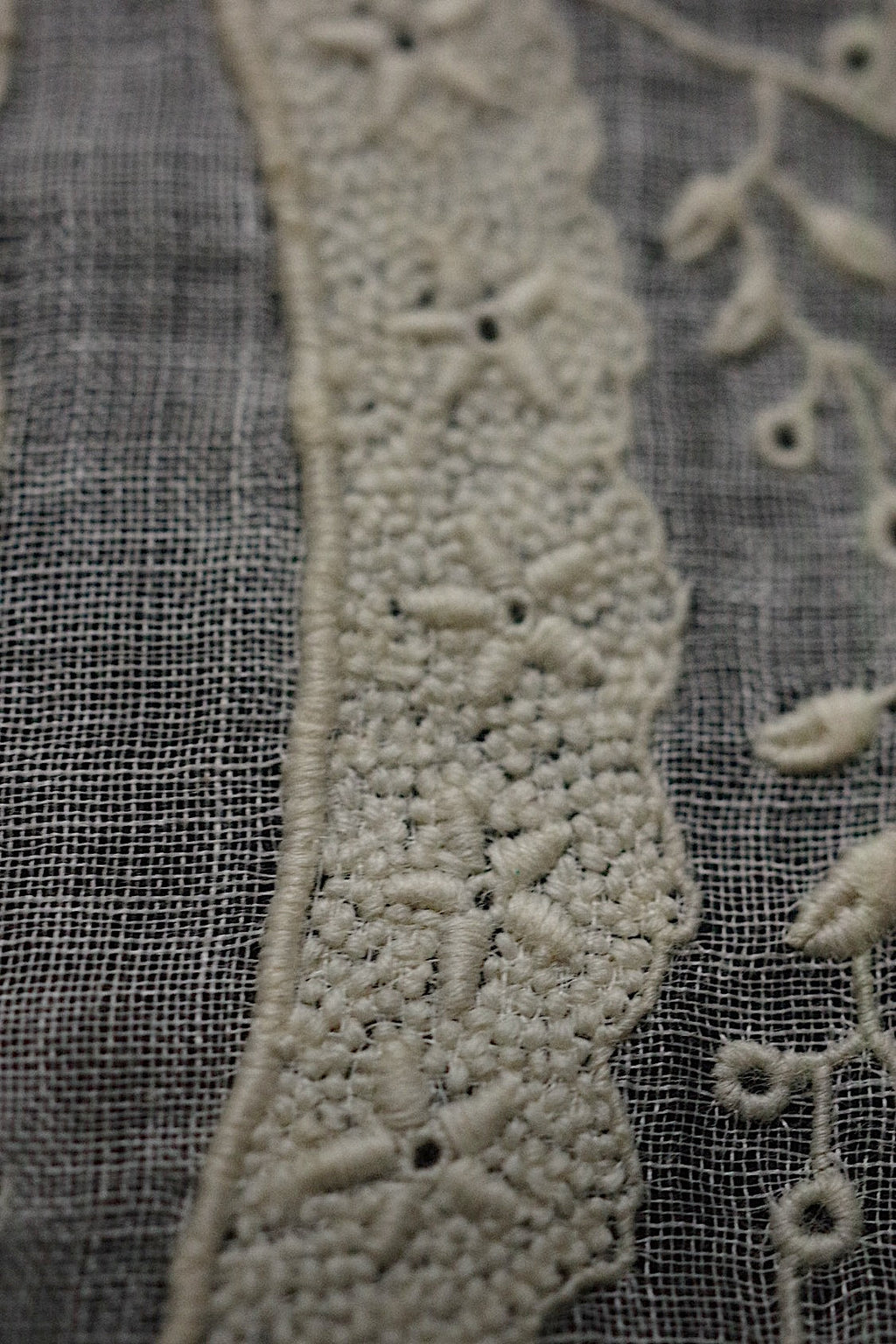 アンティークレース　 dentelle antique 　刺繍ハンカチ .FR a l'epoque