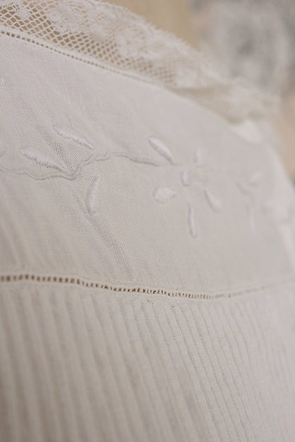 アンティークワンピース　 vêtement antique ピンタックワンピース　 .FR a l'epoque