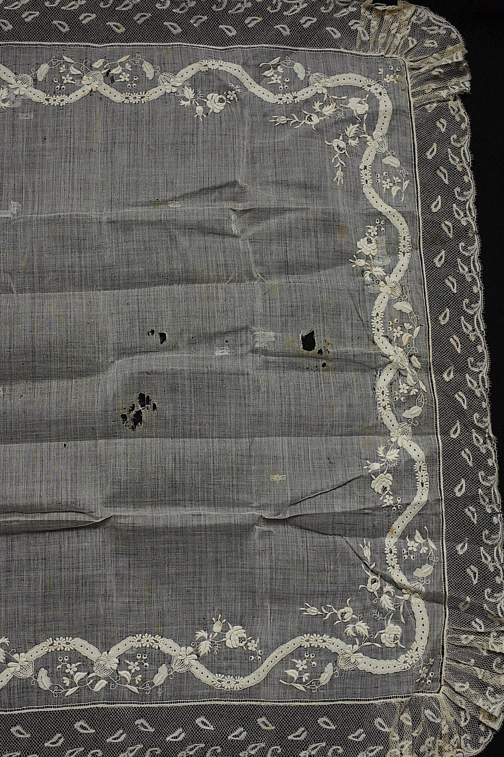 アンティークレース　 dentelle antique 　刺繍　クロス　素材用 .FR a l'epoque