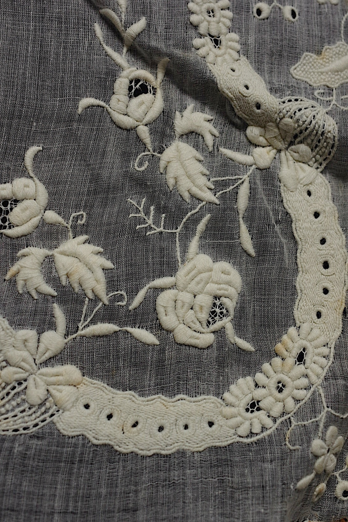 アンティークレース　 dentelle antique 　刺繍　クロス　素材用 .FR a l'epoque