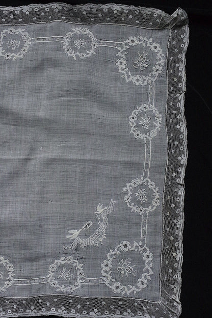 アンティークハンカチ　 mouchoir antique 　1 .FR a l'epoque