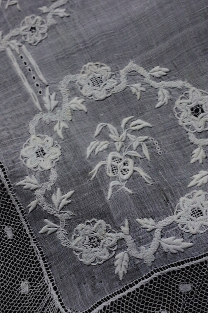 アンティークハンカチ　 mouchoir antique 　1 .FR a l'epoque