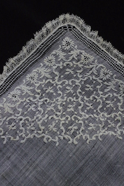 アンティークハンカチ　 mouchoir antique 　3 .FR a l'epoque