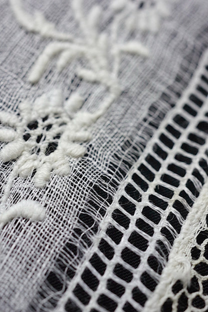 アンティークハンカチ　 mouchoir antique 　3 .FR a l'epoque