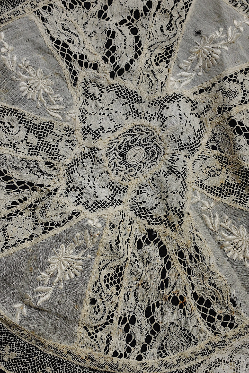 アンティークレース　 dentelle antique 　刺繍 .FR a l'epoque