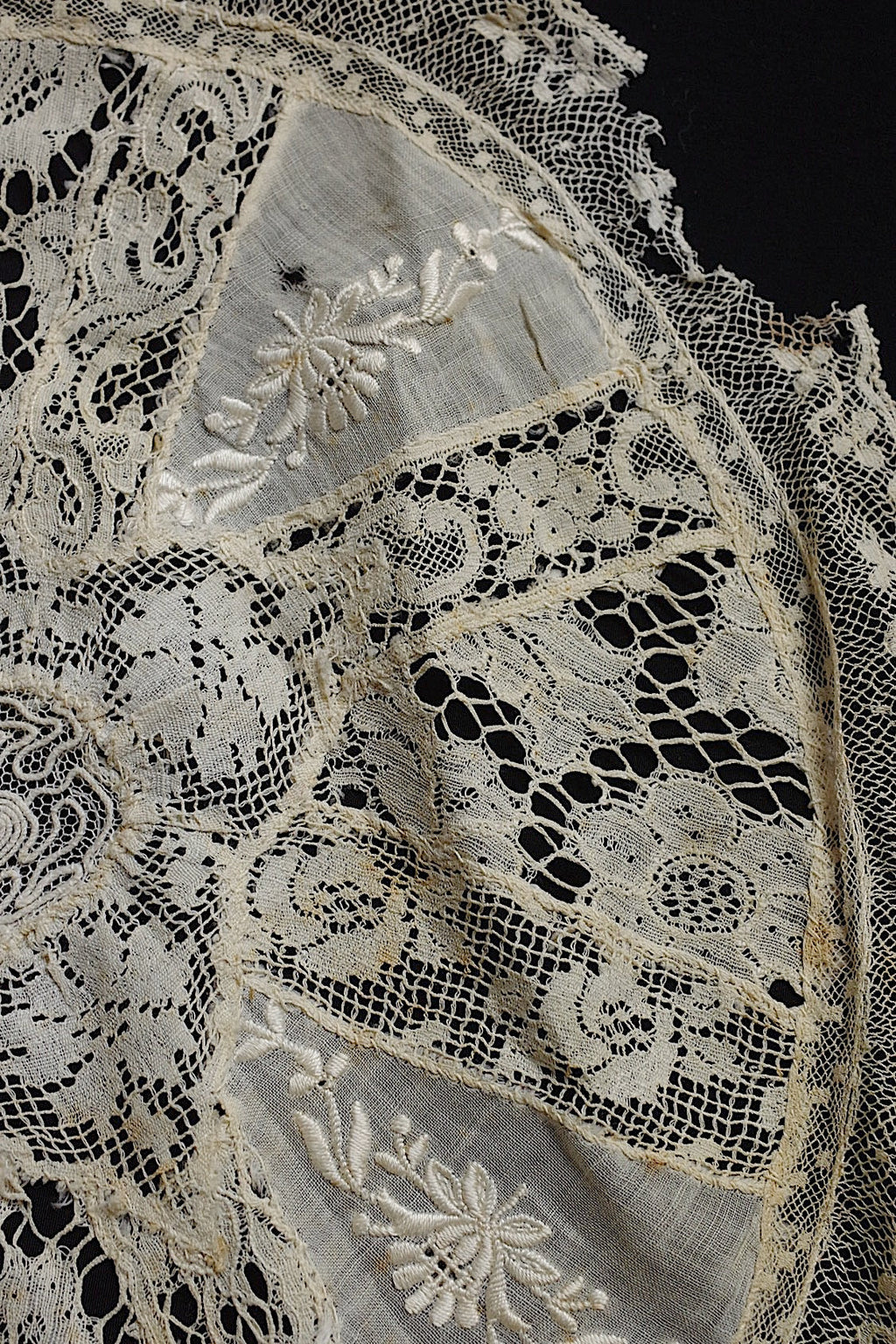 アンティークレース　 dentelle antique 　刺繍 .FR a l'epoque