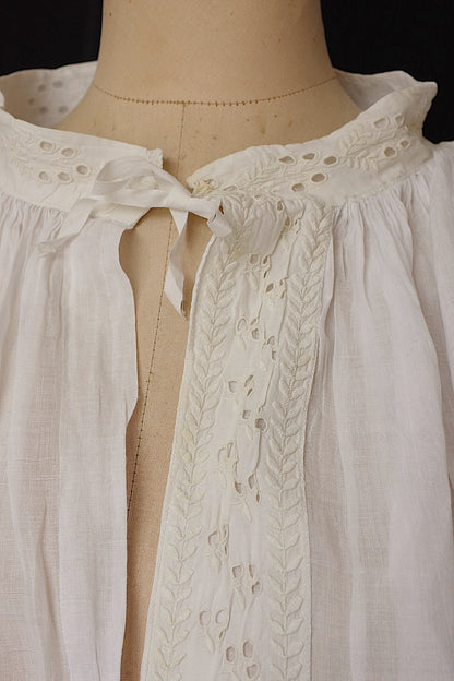 アンティーク教会チュニック　 vêtement  antique aube .FR a l'epoque