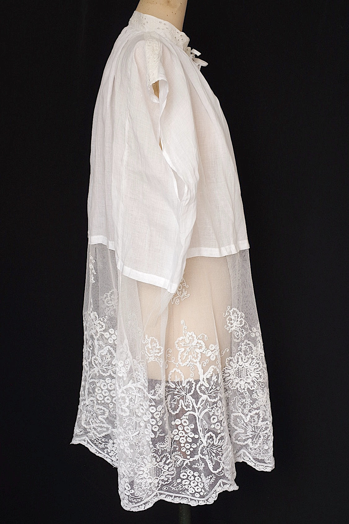 アンティーク教会チュニック　 vêtement  antique aube .FR a l'epoque