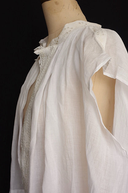 アンティーク教会チュニック　 vêtement  antique aube .FR a l'epoque