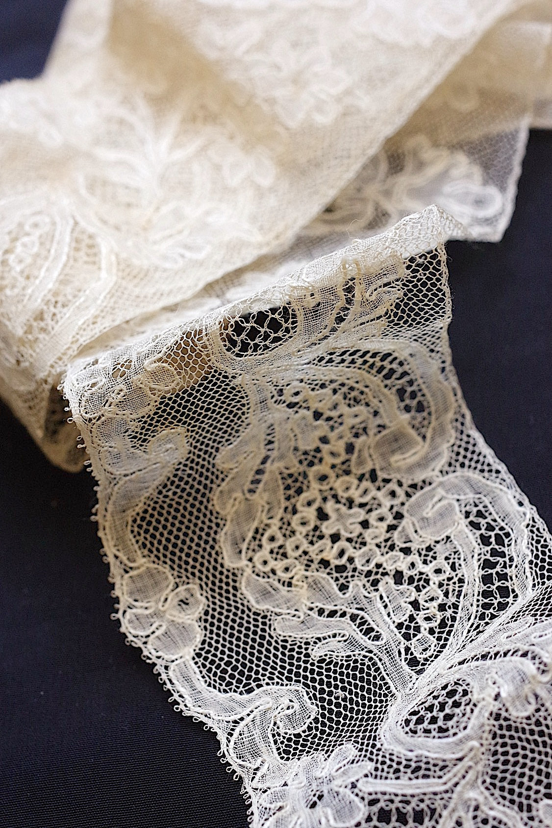 アンティークレース dentelle antique 　380cm .FR a l'epoque