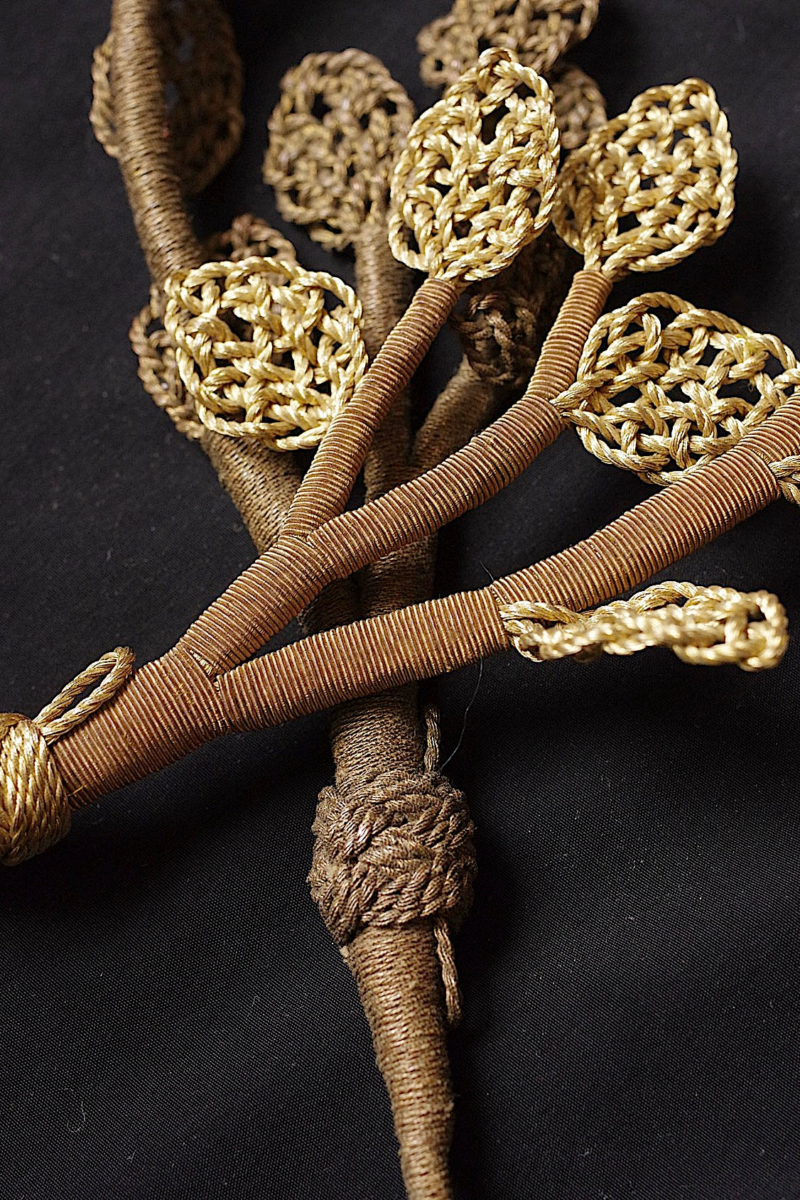 アンティークレース dentelle antique 　メタル糸　モチーフ