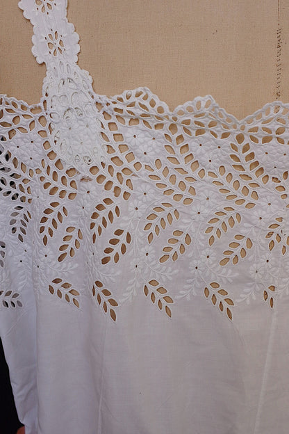 アンティークワンピース　 vêtement  antique  robe .FR a l'epoque