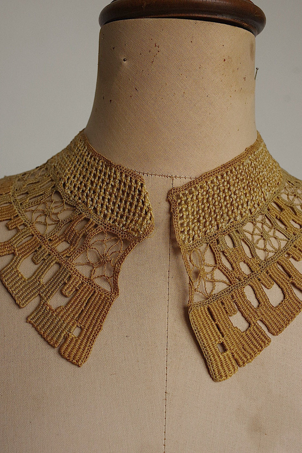 アンティークレース　dentelle antique 襟　 .FR a l'epoque