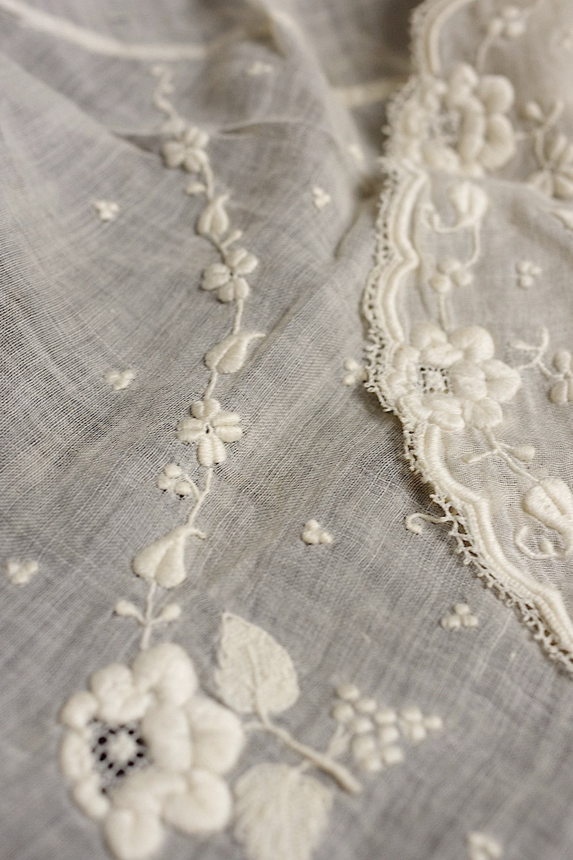 アンティークレース　dentelle antique plastron 刺繍 .FR a l'epoque